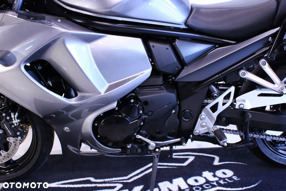 Suzuki GSX - 29