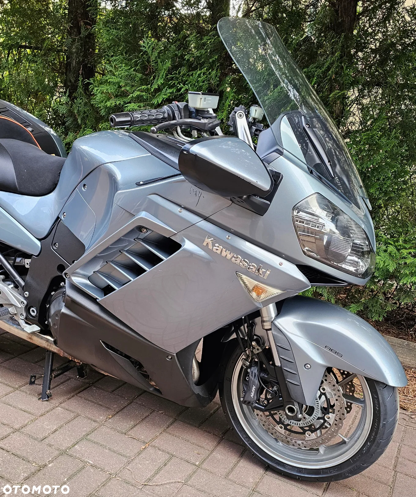 Kawasaki GTR - 3