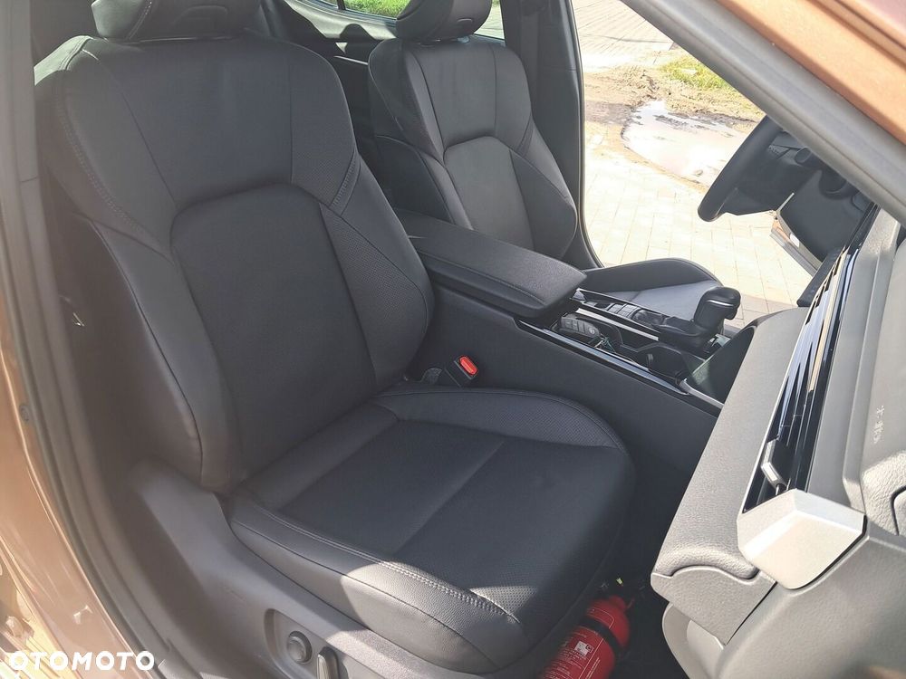 Toyota Camry - 21