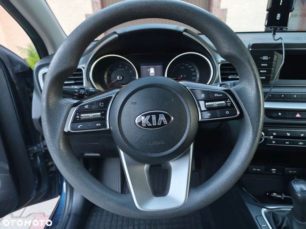 Kia Ceed - 12