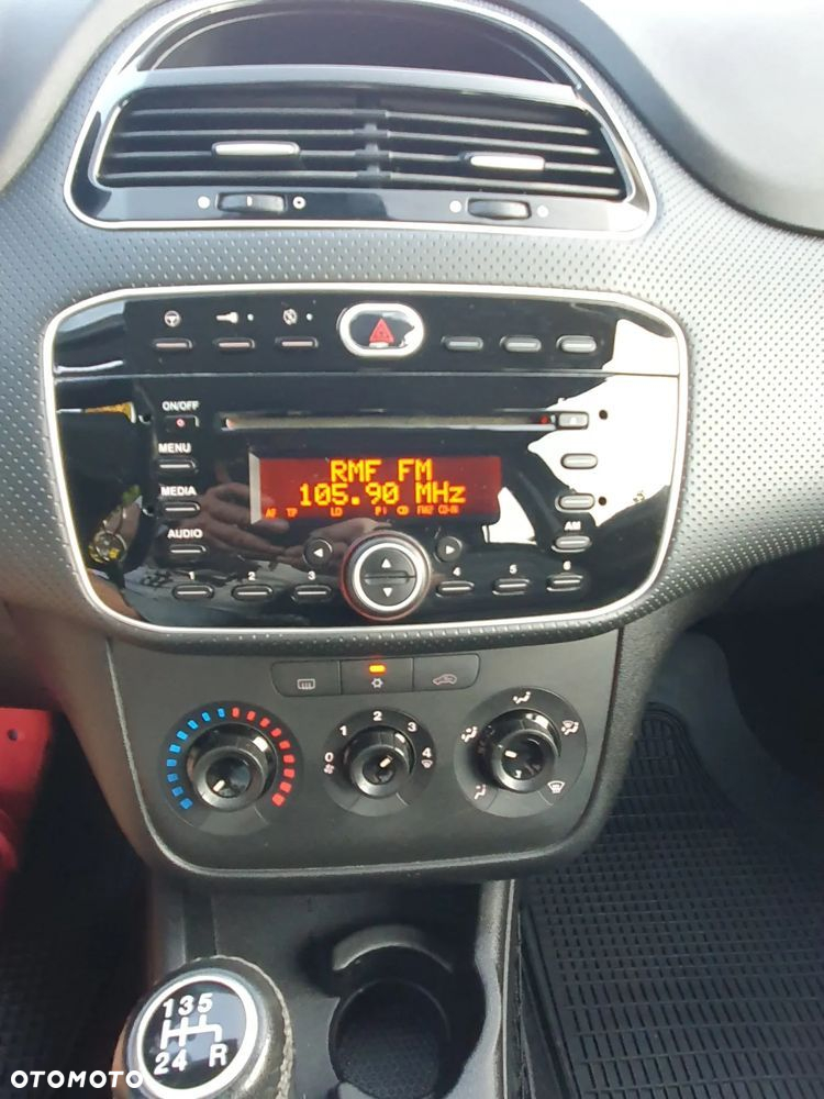 Fiat Punto Evo 1.4 8V Estiva Blue&Me Euro5 - 27