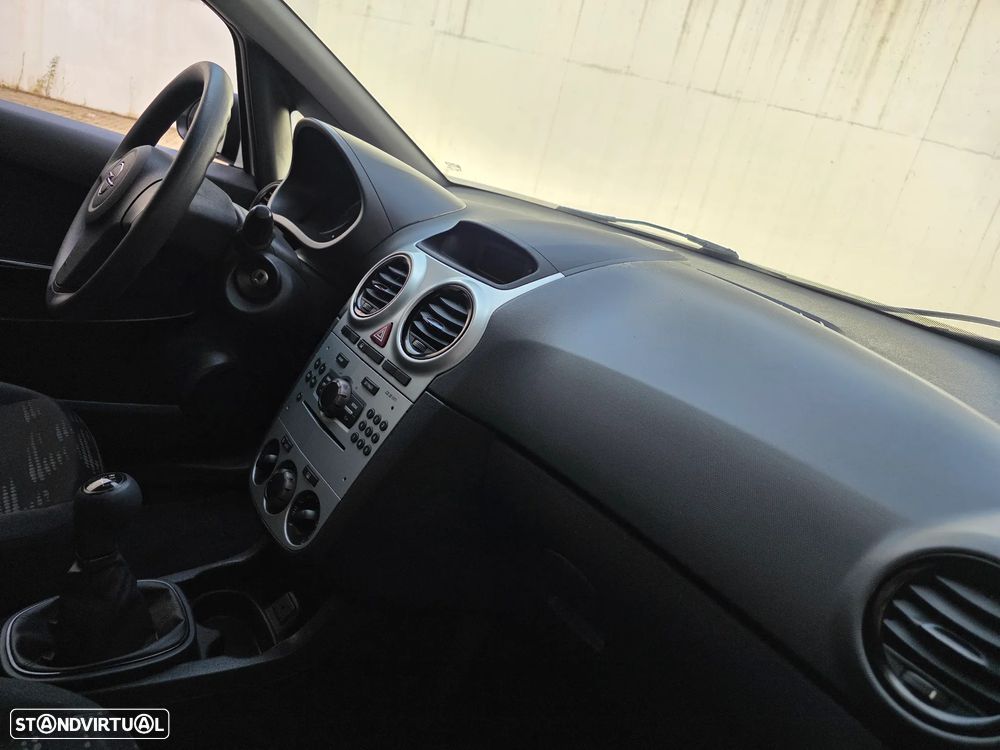 Opel Corsa Van - 38