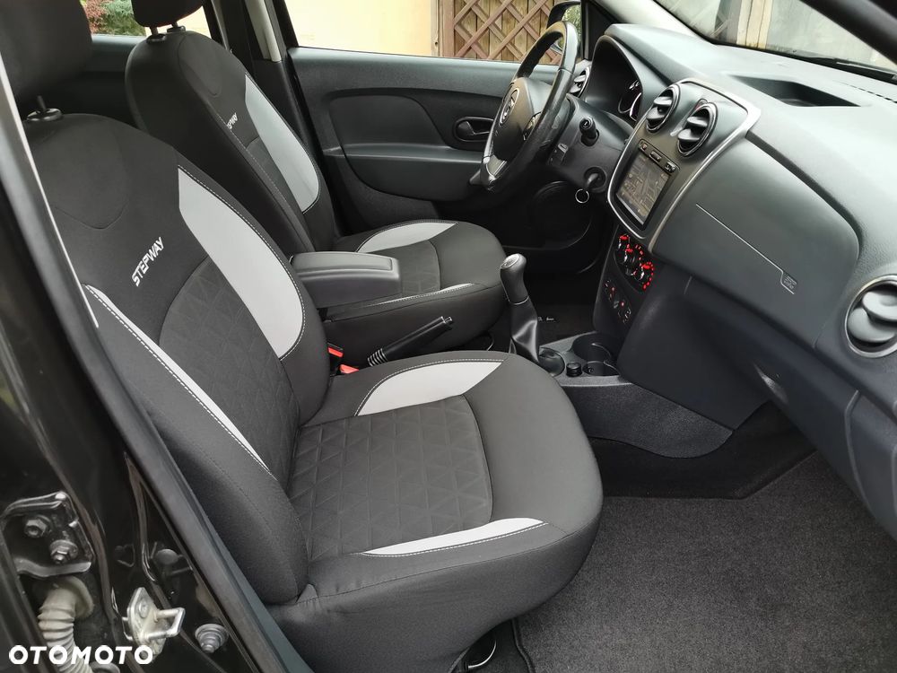 Dacia Sandero Stepway TCe 90 (S&S) Celebration - 17