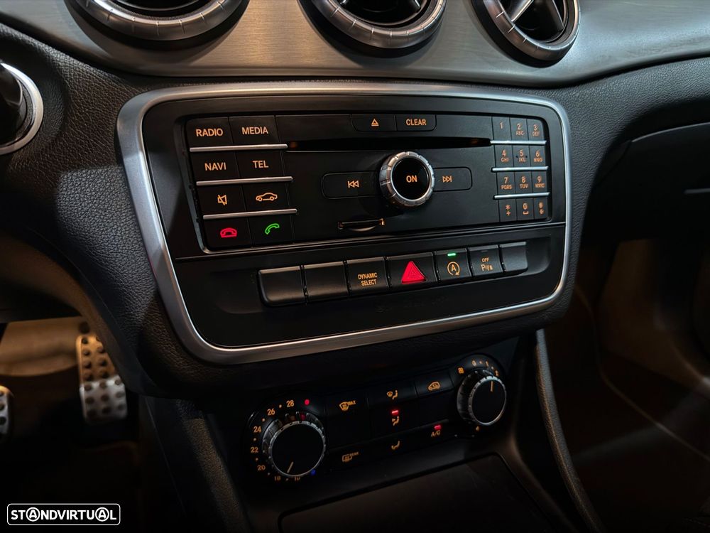 Mercedes-Benz CLA 180 d AMG Line - 25