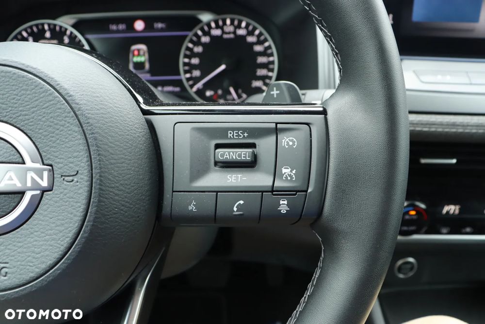Nissan Qashqai - 25