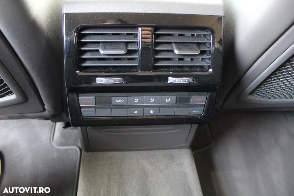 Volkswagen Touareg 3.0 V6 TDI SCR 4Motion Automatik Elegance - 16