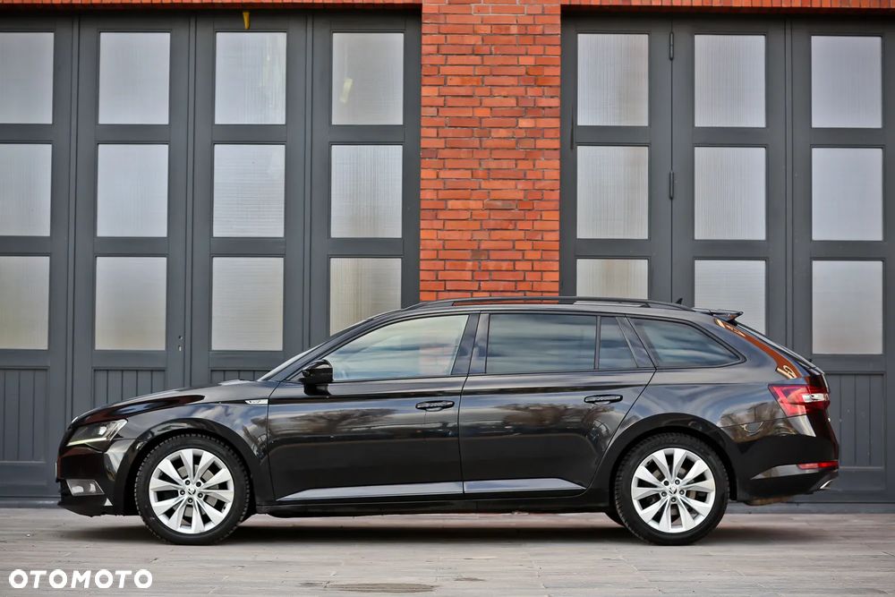 Skoda Superb 2.0 TDI 4x4 DSG Sportline - 10