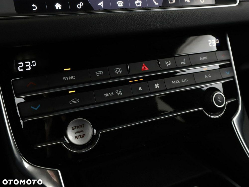 Jaguar XF 20d AWD R-Sport - 28