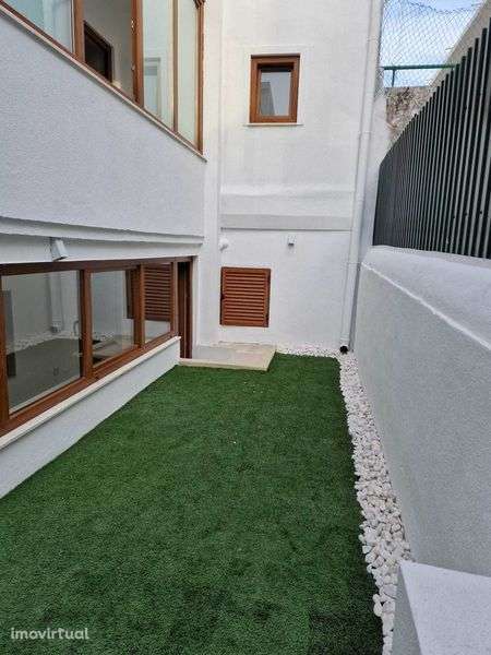 T2 em Setúbal, mobilado, equipado, terraço com 20m², e ampla varanda - Grande imagem: 2/7