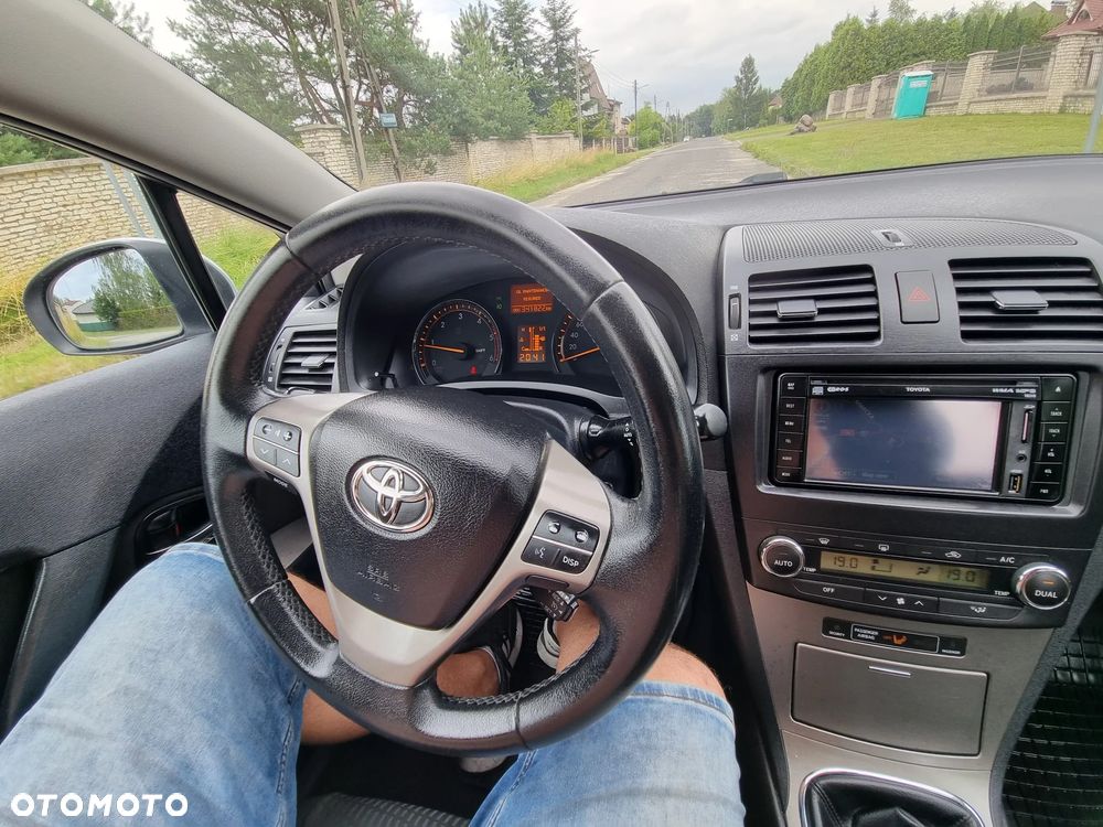 Toyota Avensis - 19