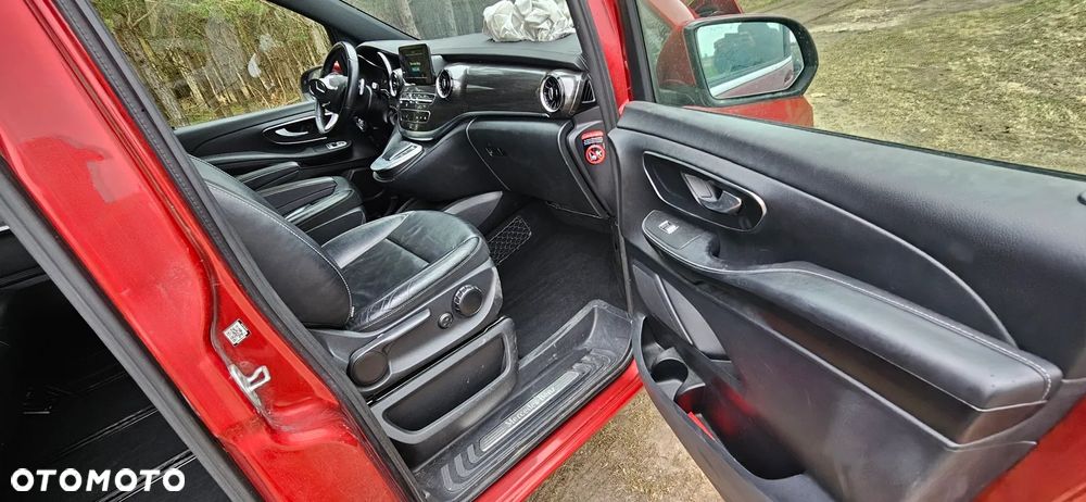 Mercedes-Benz Klasa V - 30