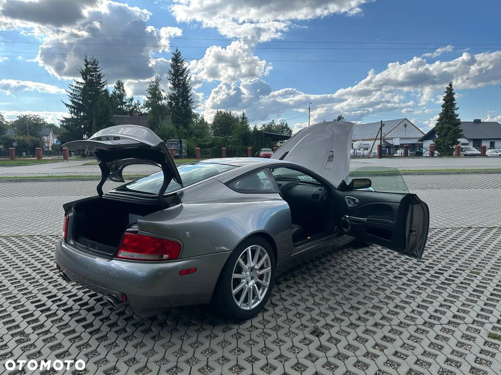 Aston Martin V12 Vanquish - 19