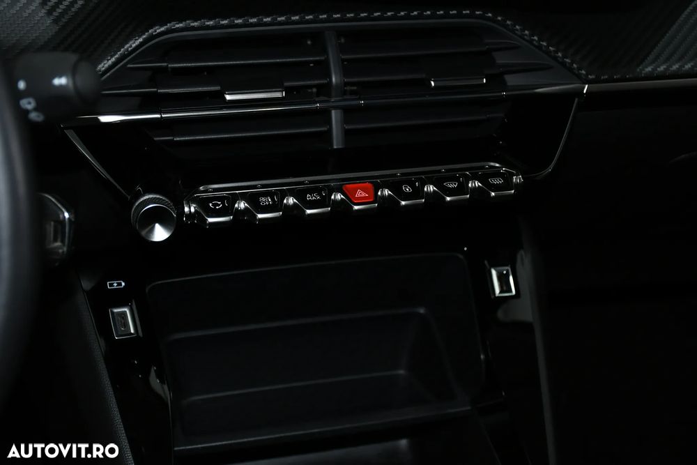 Peugeot 2008 1.2 L PureTech STT EAT8 Allure - 19
