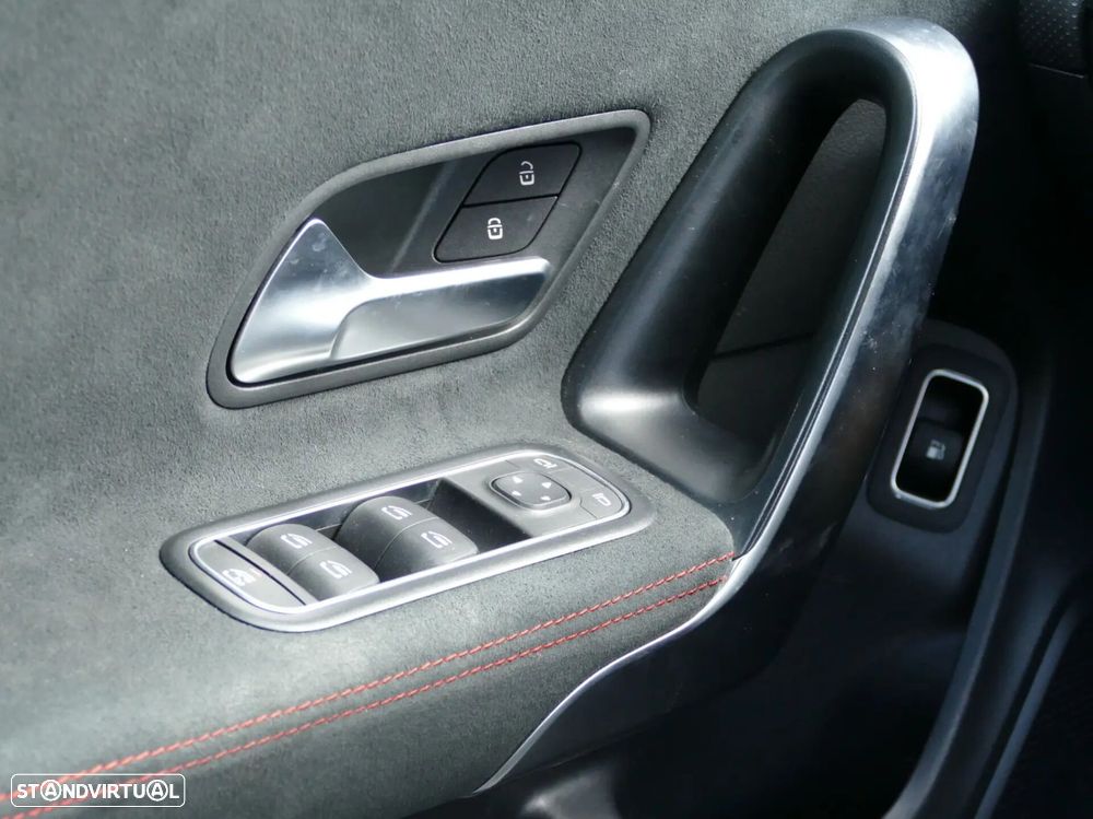 Mercedes-Benz CLA 250 e Shooting Brake AMG Line - 30