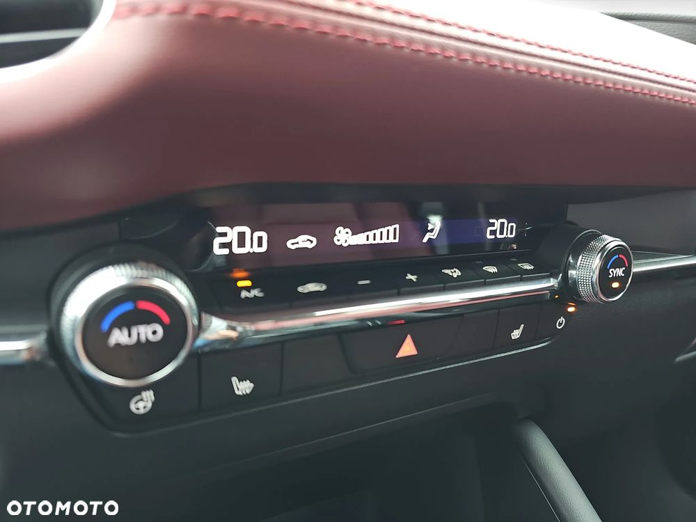 Mazda 3 2.0 mHEV Takumi - 14