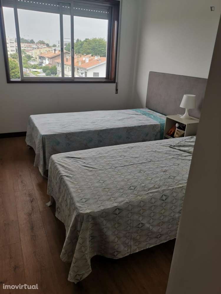 Cama - localizado em Ramalde Porto - Grande imagem: 3/13