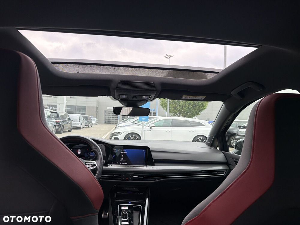Volkswagen Golf - 32