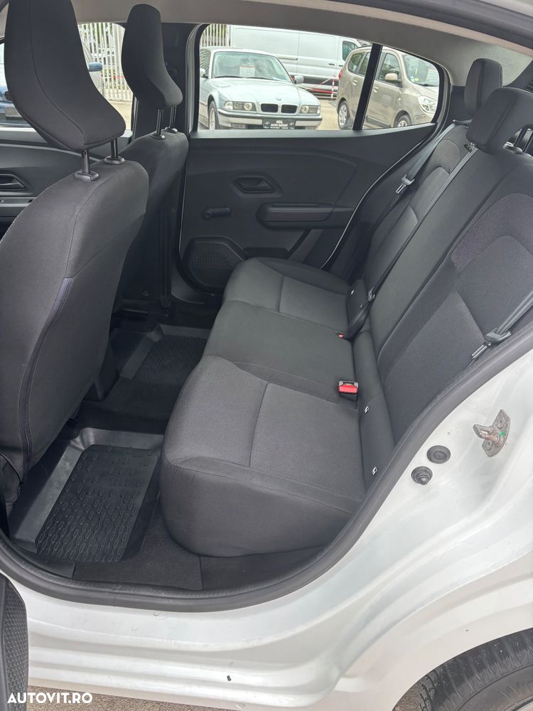 Dacia Logan TCe 90 Essential - 12