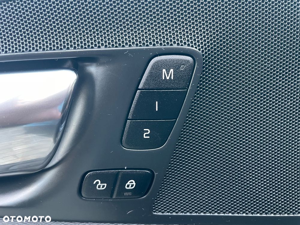 Volvo XC 60 B4 D AWD Geartronic Inscription - 21