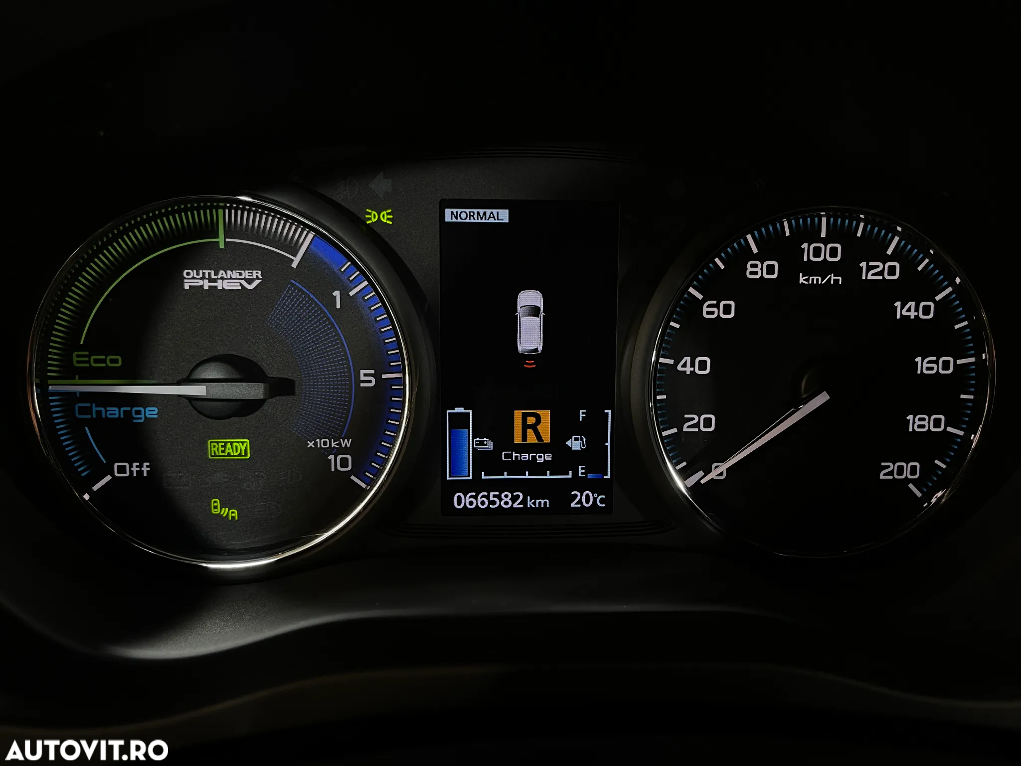 Mitsubishi Outlander 2.4 4WD Plug-In Hybrid Top - 33