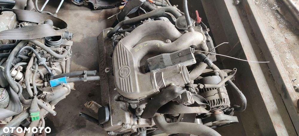 SILNIK MOTOR + SKRZYNIA BIEGÓW BMW E36 1.6 - 1
