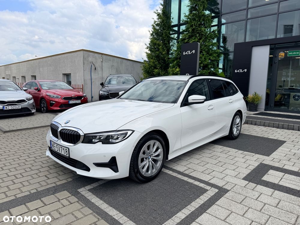 BMW Seria 3 318i - 4