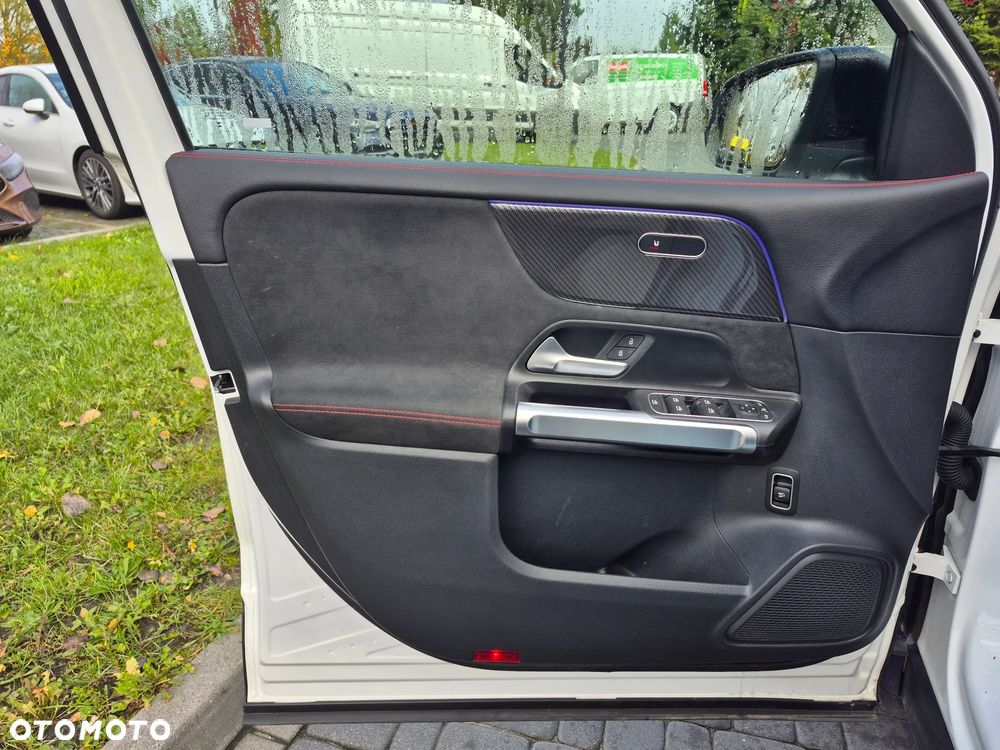 Mercedes-Benz GLB 200 AMG Line 7G-DCT - 16
