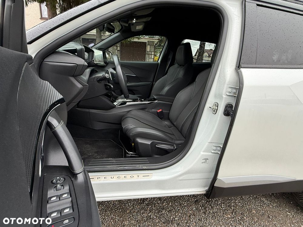 Peugeot 2008 PureTech 130 EAT8 GT Pack - 12