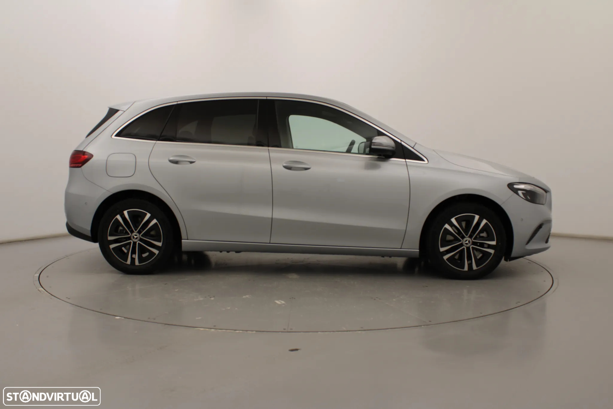 Mercedes-Benz B 250 e - 4