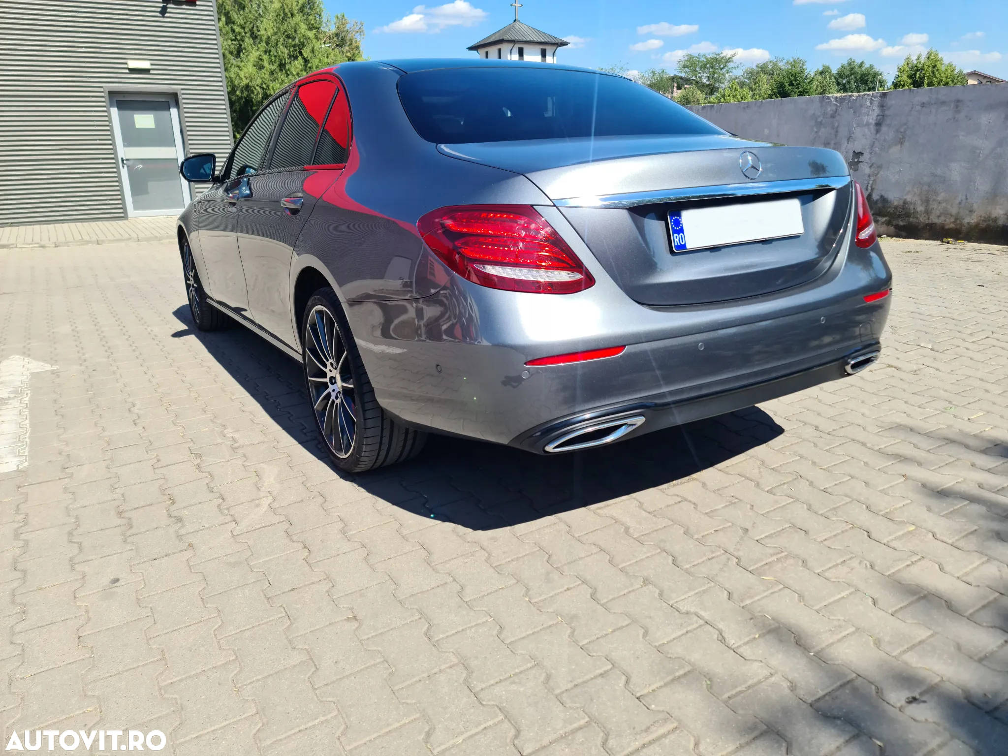 Mercedes-Benz E - 8
