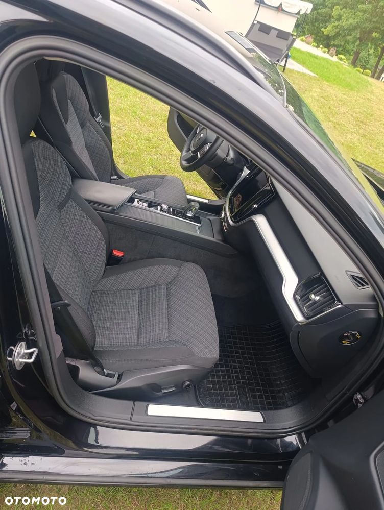 Volvo V60 D4 Momentum Pro - 13