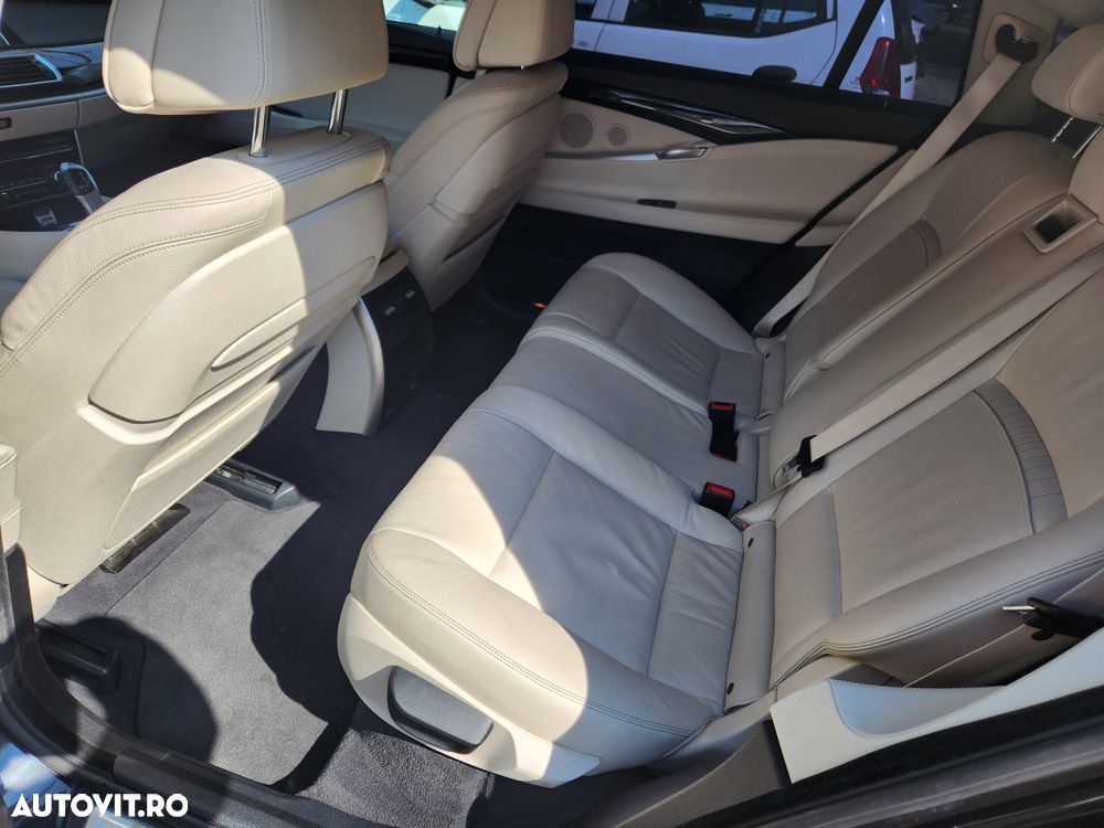 BMW Seria 5 530d xDrive Aut. Luxury Line - 7