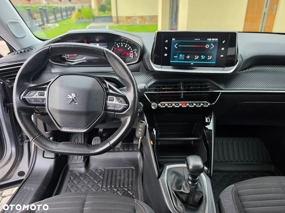 Peugeot 2008 1.2 Pure Tech Allure S&S - 27