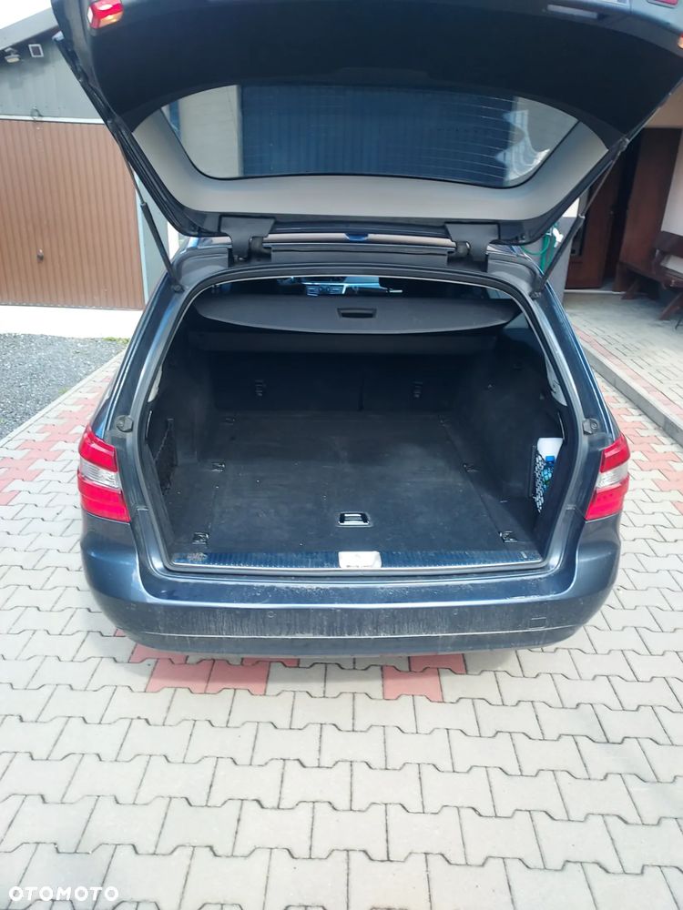 Mercedes-Benz Klasa E 200 T CDI DPF BlueEFFICIENCY - 21