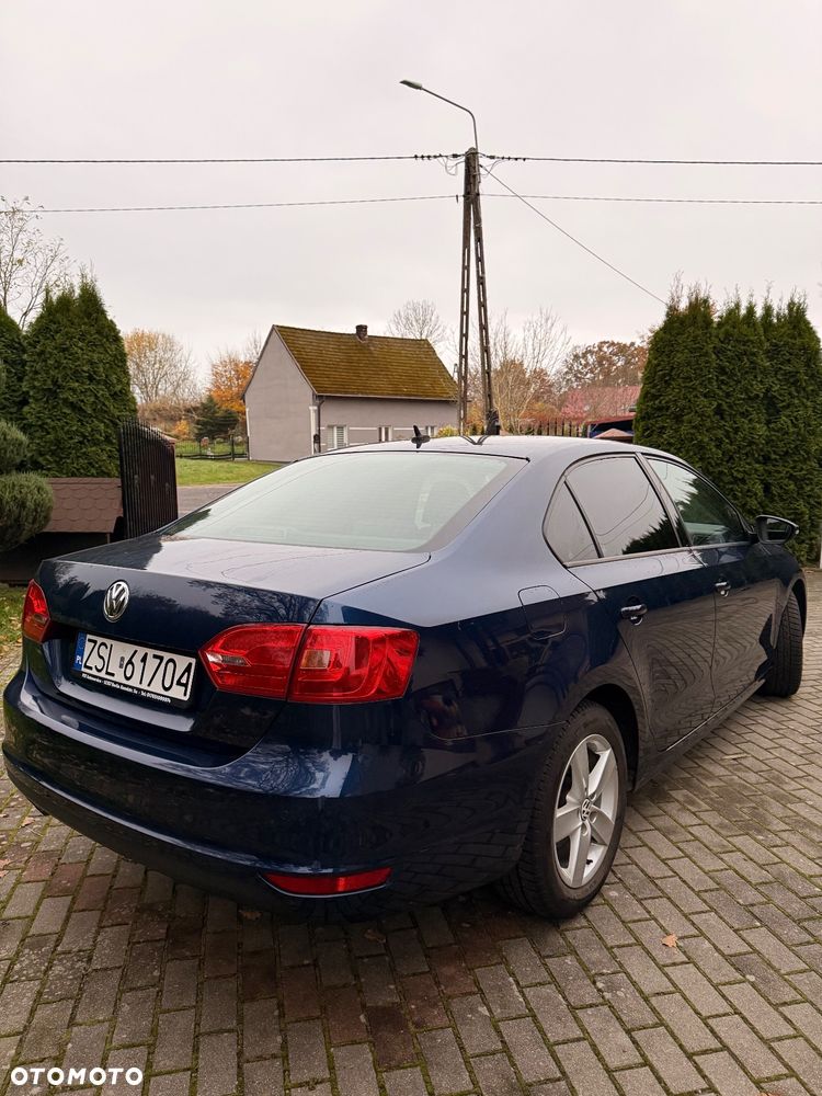 Volkswagen Jetta - 9