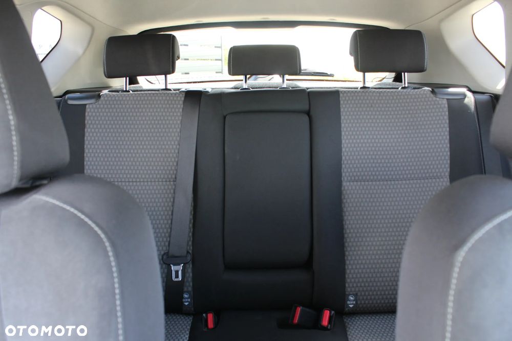 Toyota Auris 1.6 Premium Comfort - 32