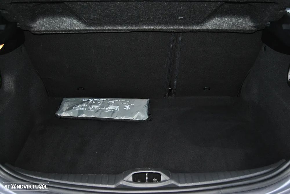 Peugeot 208 1.2 PureTech Signature - 20