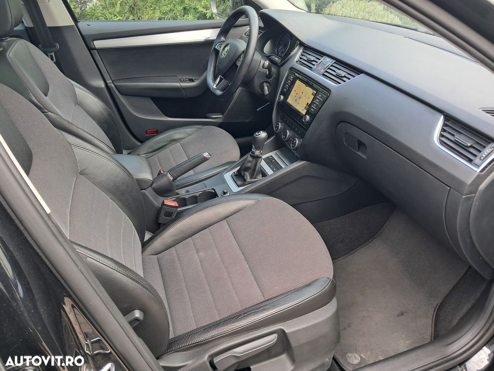 Skoda Octavia 2.0 TDI STYLE - 8