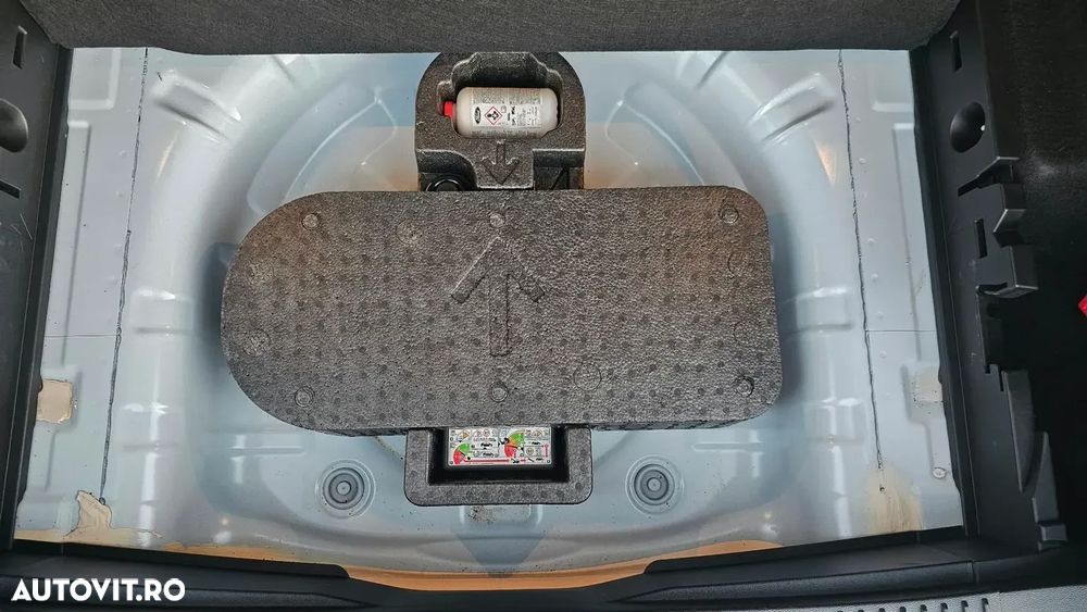Ford Focus 1.5 EcoBlue Start-Stopp-System TITANIUM - 14