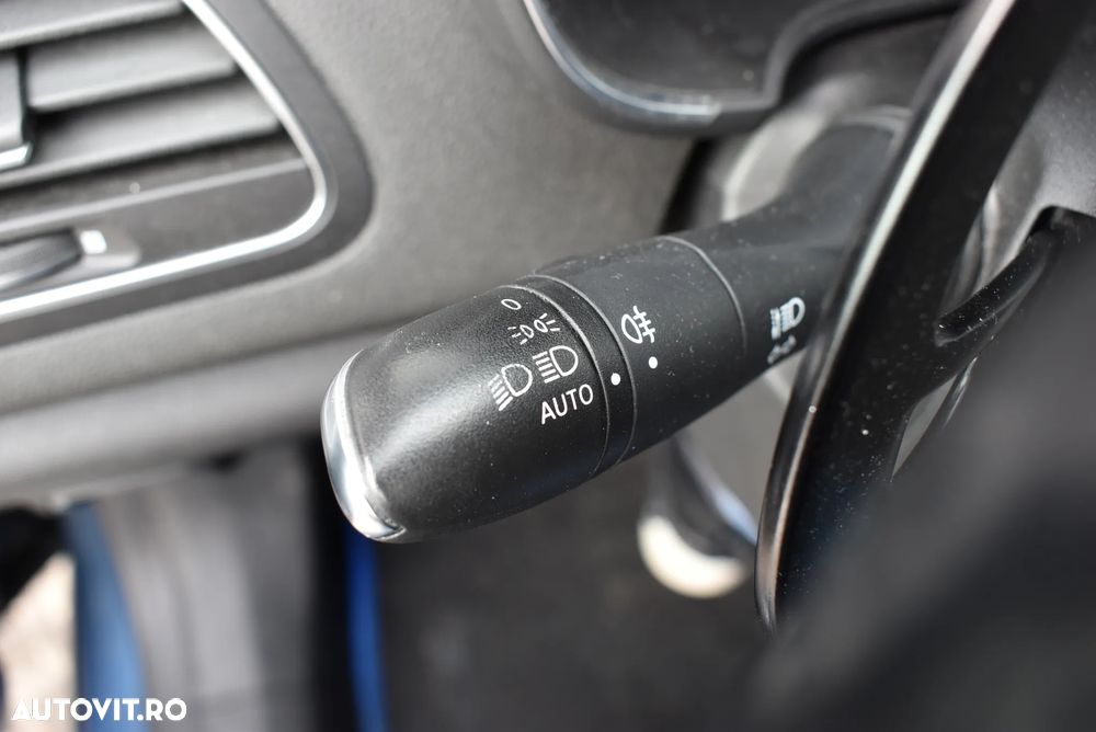 Renault Megane ENERGY TCe 205 EDC GT - 14