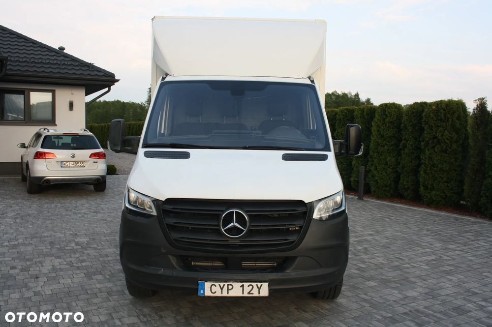 Mercedes-Benz Sprinter - 2