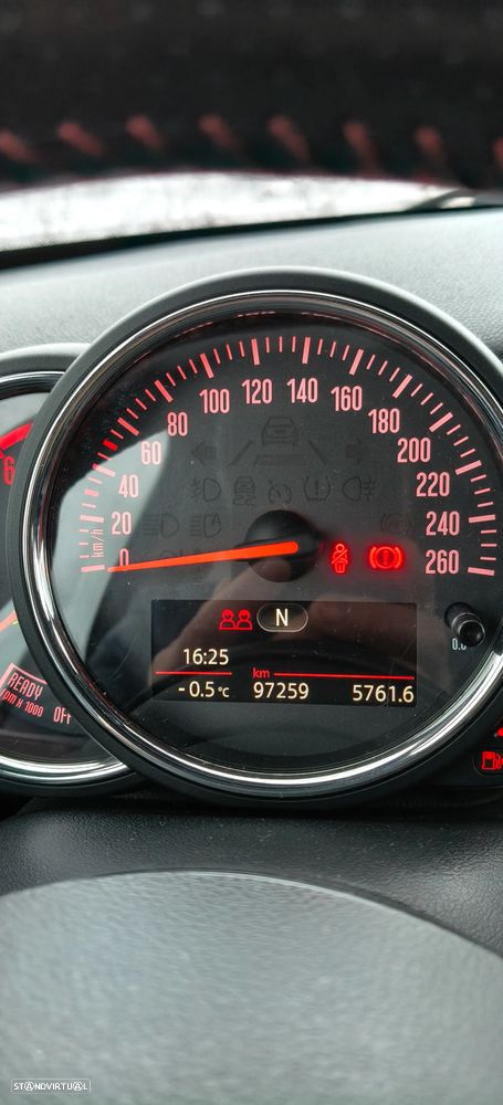 MINI 3 Portas One D - 10