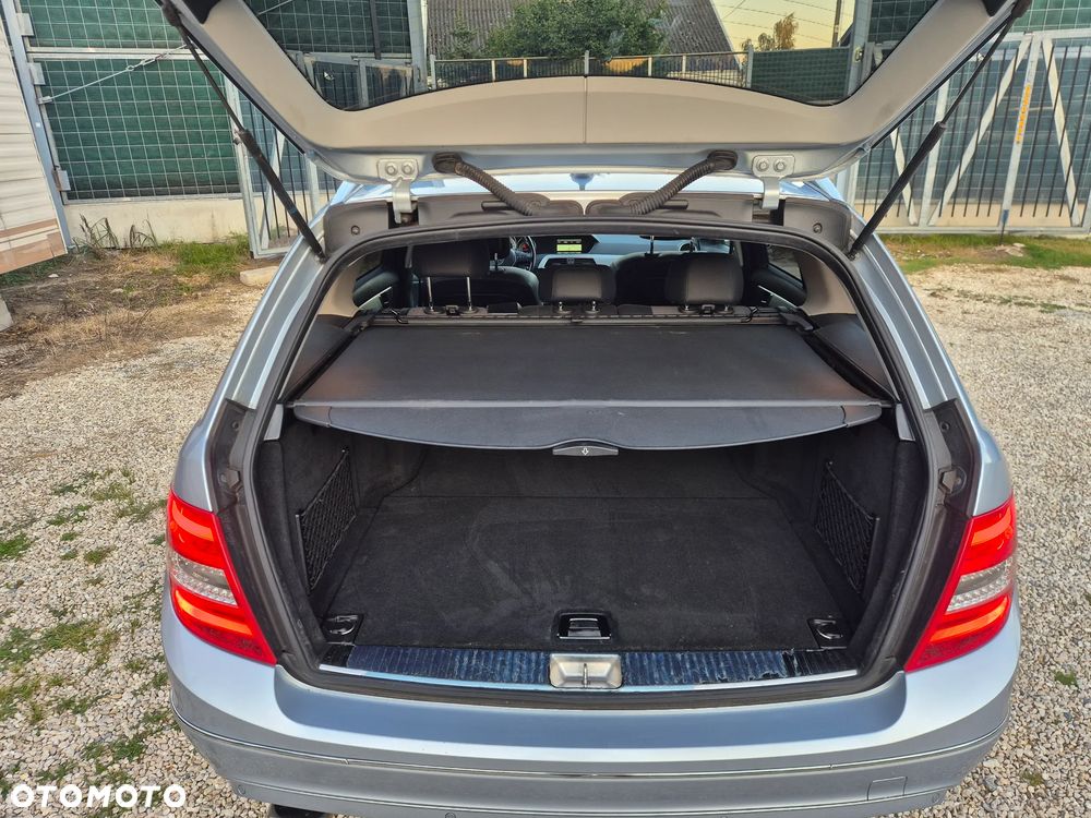 Mercedes-Benz Klasa C 220 CDI DPF (BlueEFFICIENCY) Avantgarde - 18