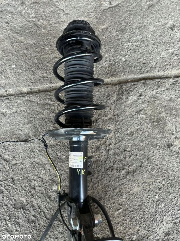 zwrotnica mcpherson prawy przód toyota yaris cross kros 2022-25 1.5 hybryda - 7