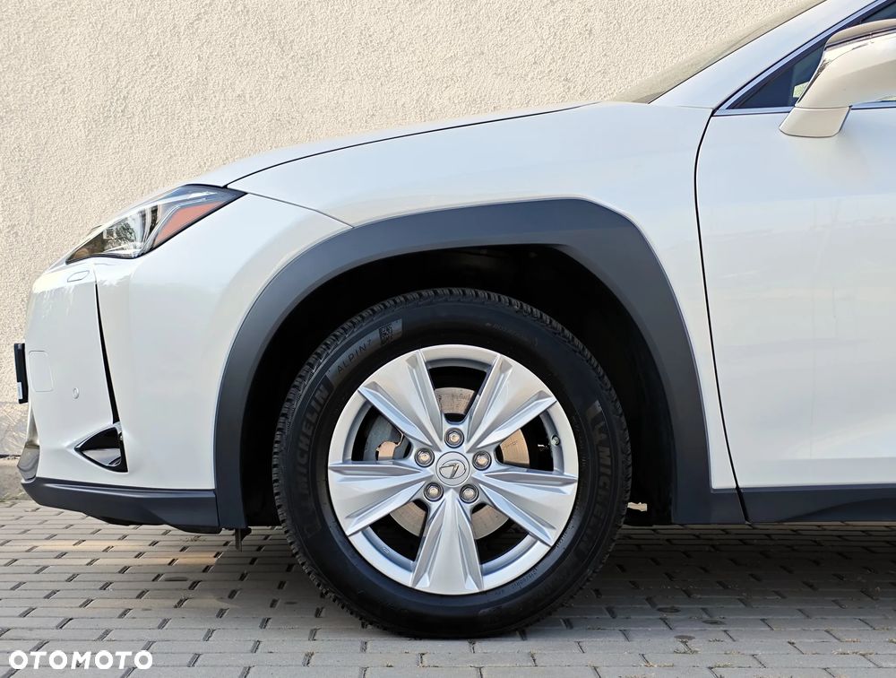 Lexus UX 250h GPF Elegance 2WD - 25