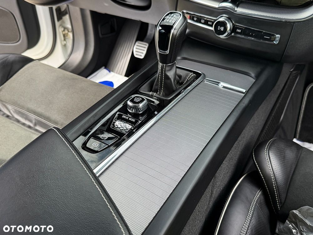 Volvo XC 60 D3 R-Design - 33