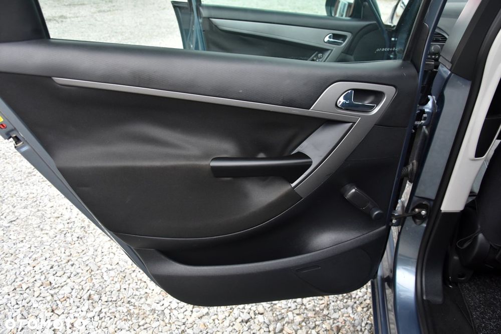 Citroën C4 Picasso 1.6 e-HDi FAP EGS6 Exclusive - 25