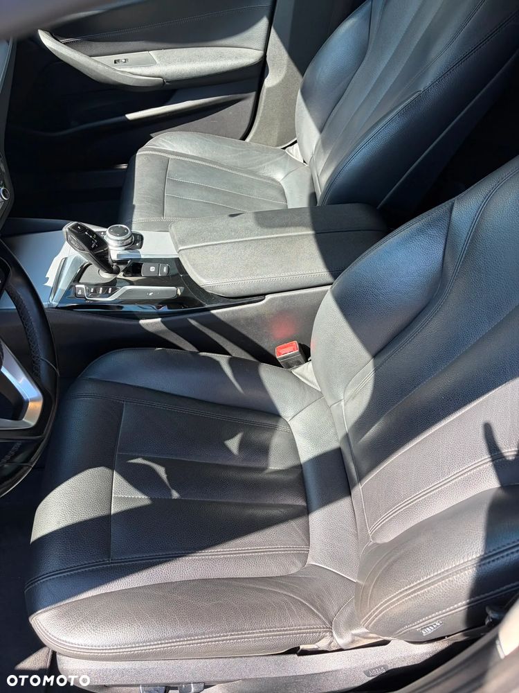 BMW Seria 5 520i - 8
