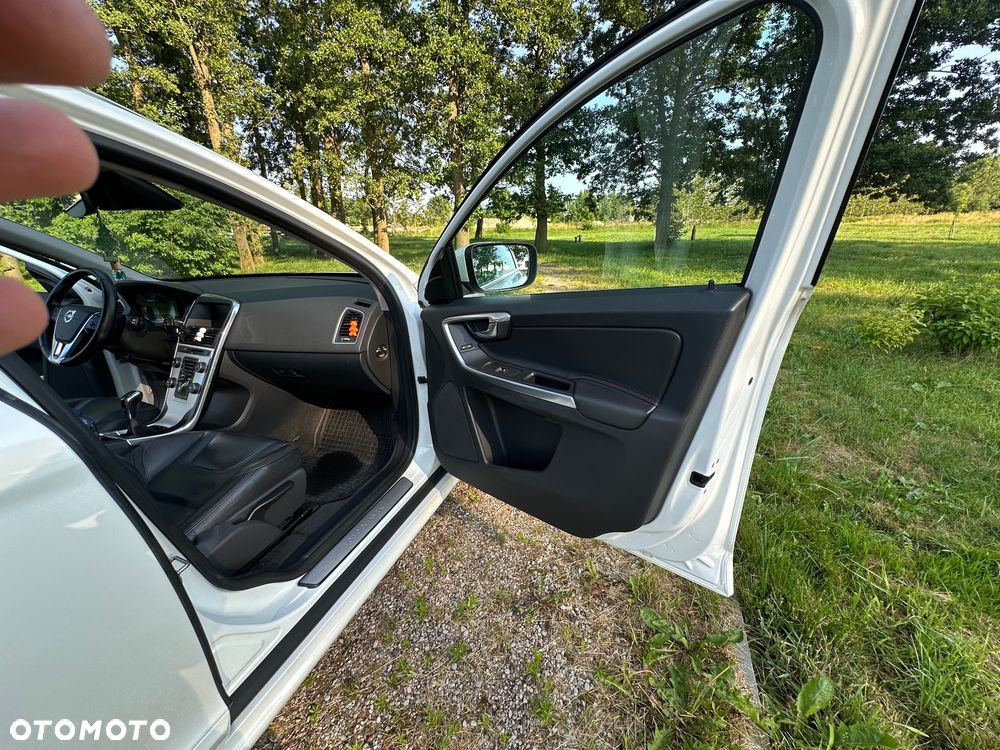 Volvo XC 60 D3 Drive-E Ocean Race - 6