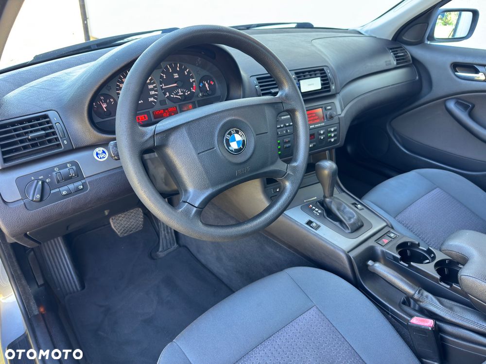 BMW Seria 3 - 32